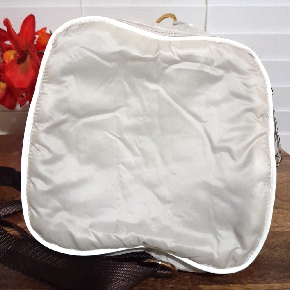 MaxMara The‎ Cube Minimalist Lightweight Neutral Color  Bag 6"W×6"H - Picture 5 of 9